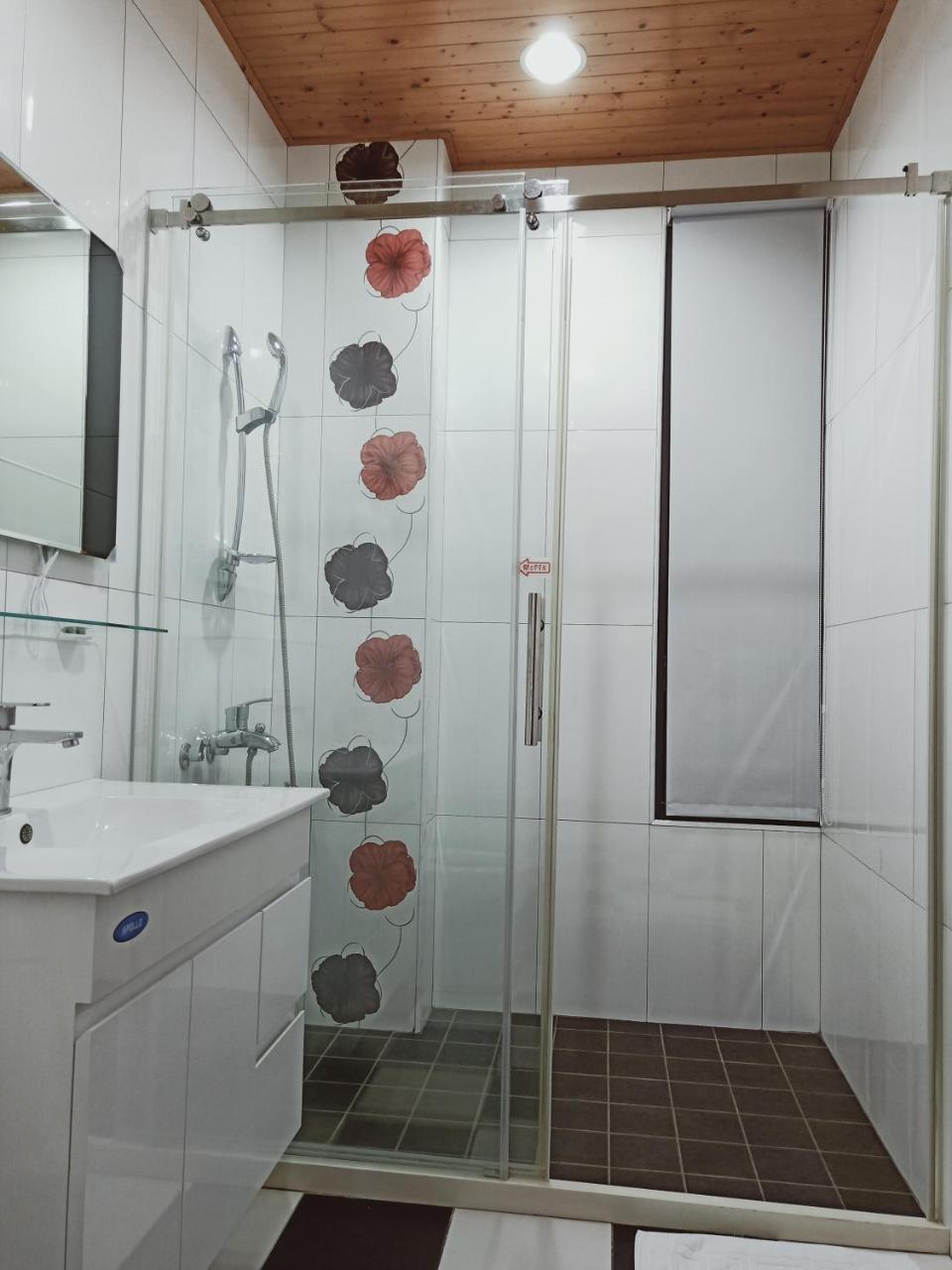花蓮法蘿拉電梯田園民宿附設私人停車場 Ji'an Habitación foto
